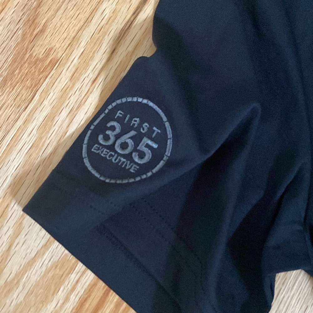 NWT Travis Mathew Oceanside Polo Shirt Mens M Black Intuit Logo Golf - Picture 4 of 13